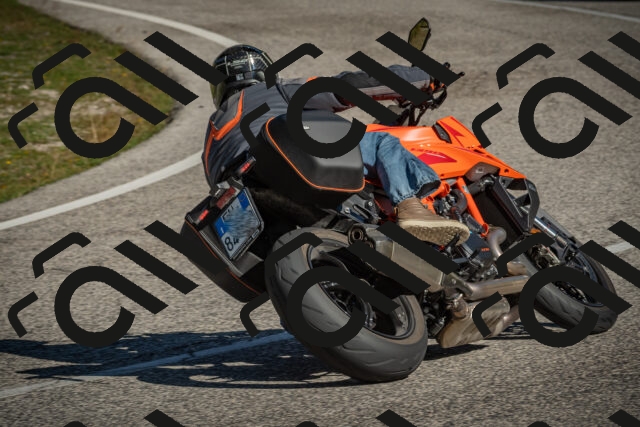 20250831102839-_5008541_am_