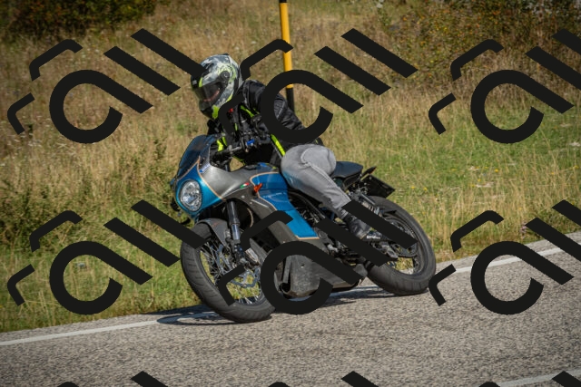 20250831113939-_5009387_am_