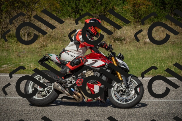 20250831114025-_5009397_am_