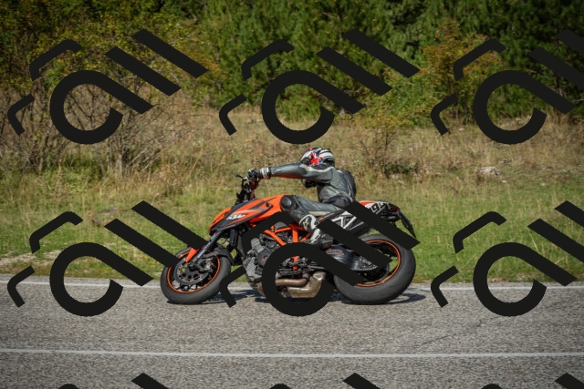 20250831114042-_5009404_am_