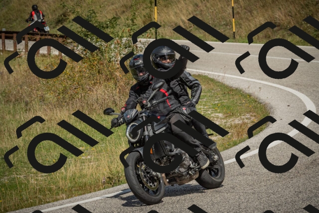 20250831123247-_5000496_am_