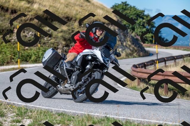 202508311005-M22_8002_m2_