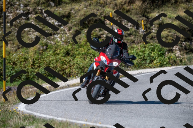 202508311044-M22_8054_m2_