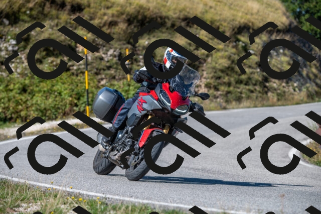 202508311047-M22_8064_m2_