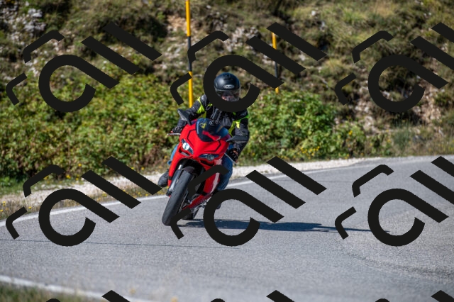 202508311047-M22_8069_m2_