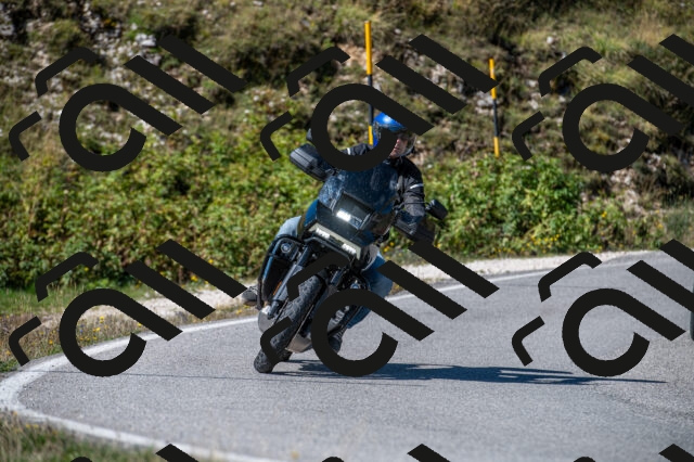 202508311057-M22_8094_m2_