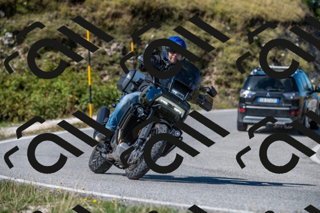 202508311057-M22_8095_m2_