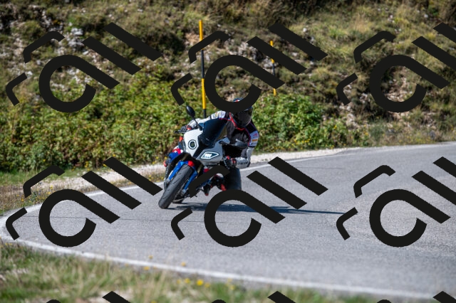 202508311102-M22_8110_m2_