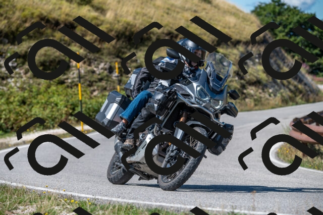 202508311119-M22_8143_m2_