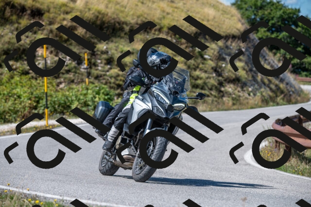 202508311137-M22_8190_m2_