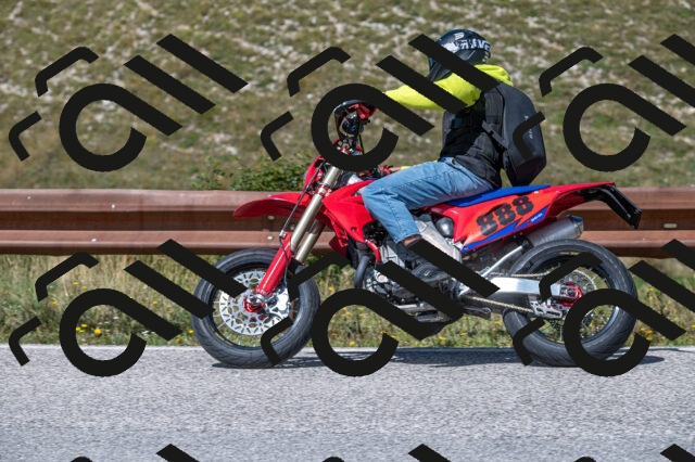 202508311234-M22_8450_m2_