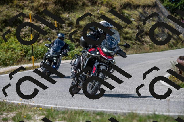 202508311238-M22_8492_m2_