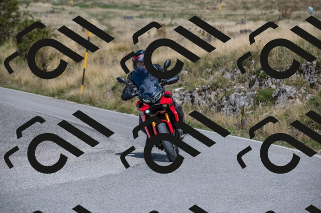 202508311255-M22_8531_m2_