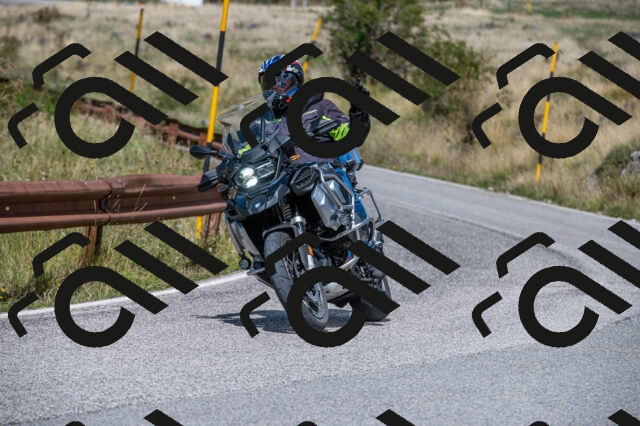 202508311258-M22_8555_m2_