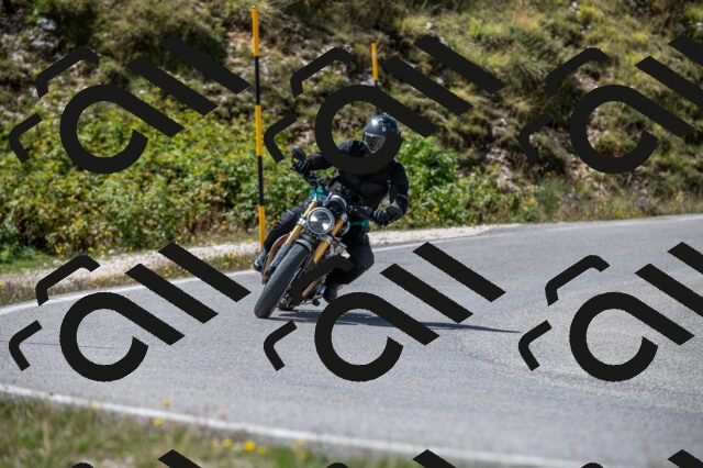 202508311303-M22_8575_m2_