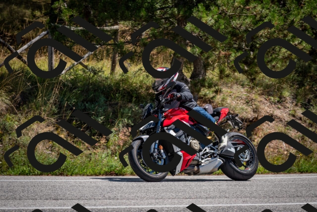 202508311243-DSC_9537_c2