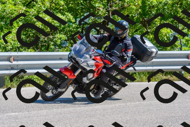 202508311110-R01_3049_r01_