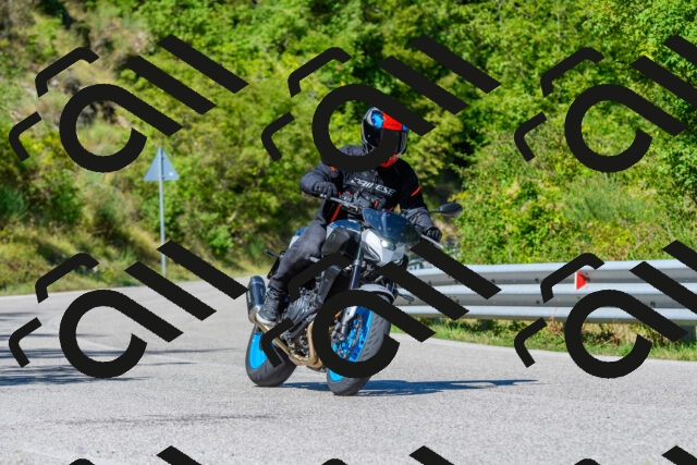 202508311111-R01_3090_r01_