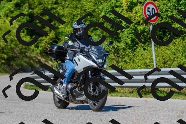 202508311115-R01_3155_r01_