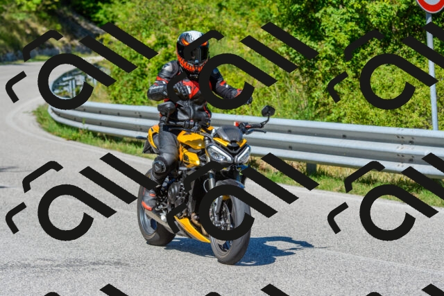 202508311116-R01_3166_r01_