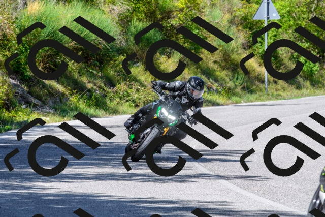 202508311204-R01_3712_r01_