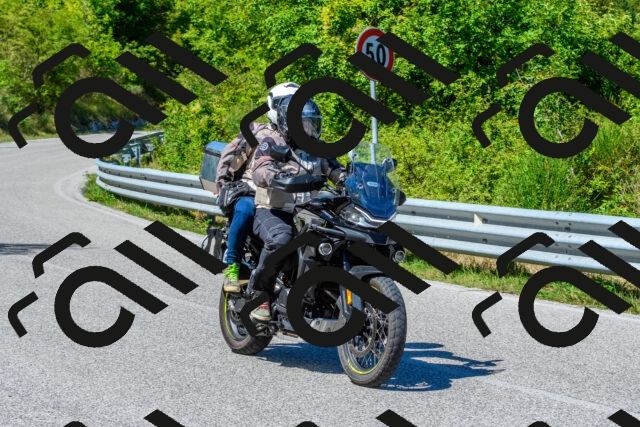 202508311221-R01_3961_r01_