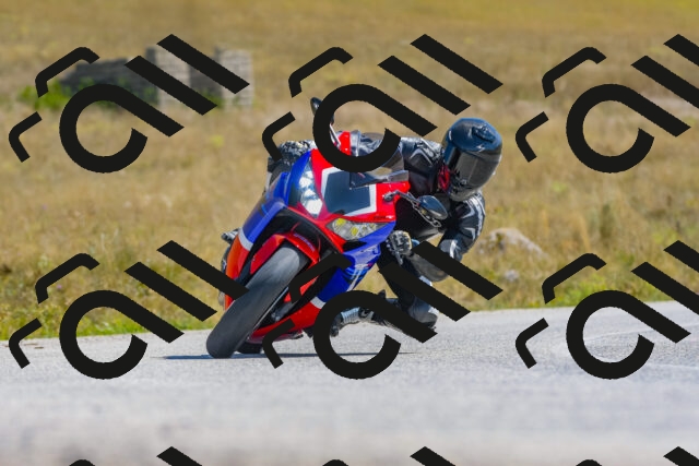 20250831120006_-R029479_r2