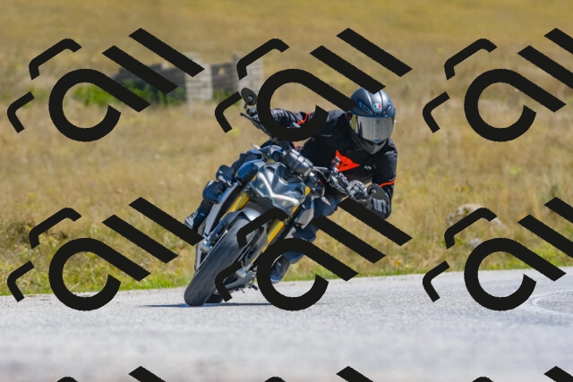 20250831120200_-R029522_r2