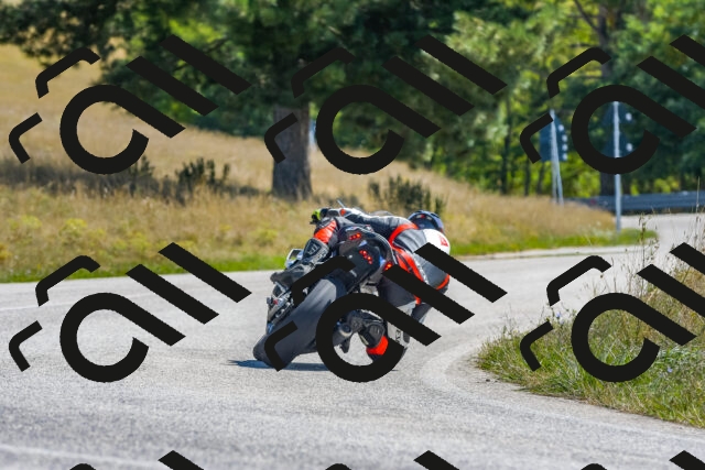 20250831122226_-R029846_r2