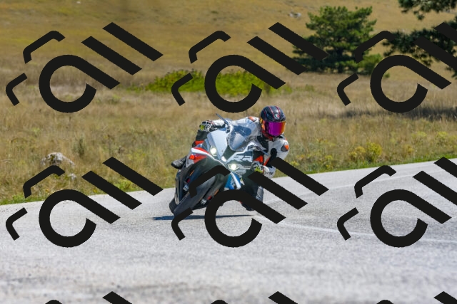 20250831122250_-R029858_r2