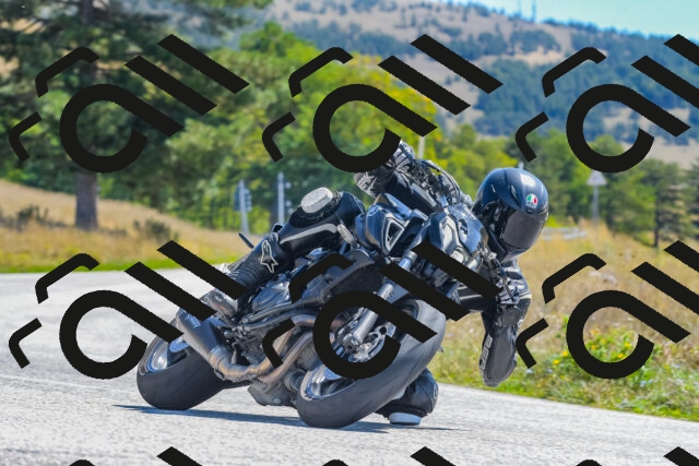 20250831122352_-R029871_r2