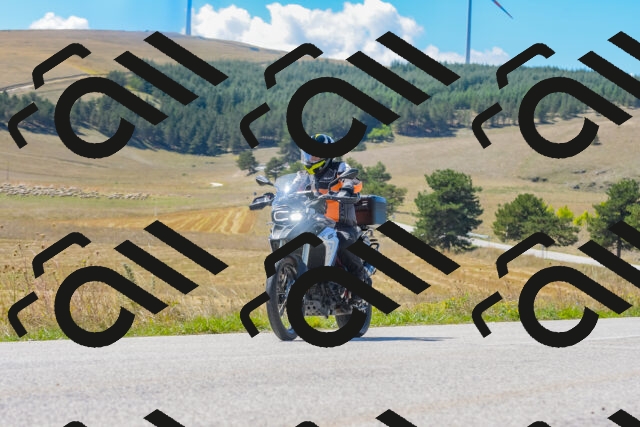 20250831123018_-R029950_r2