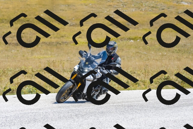 20250831124459_-R020076_r2