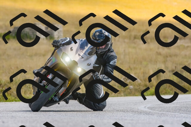 20250831125814_-R020120_r2