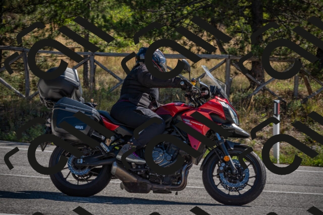 20250904105309-_5000740_am_