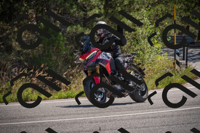 20250904111612-_5000791_am_