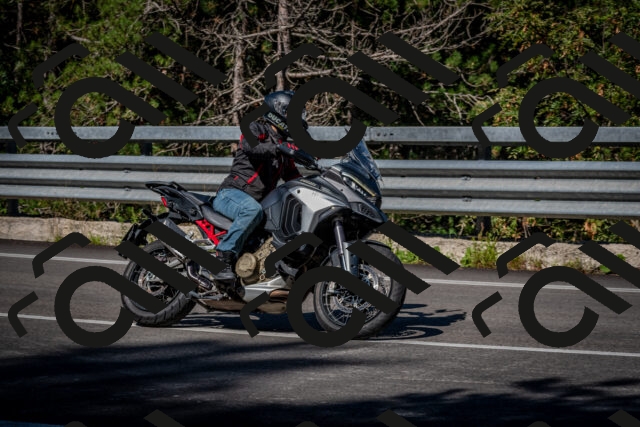 202509041112-DSC_9820_c2