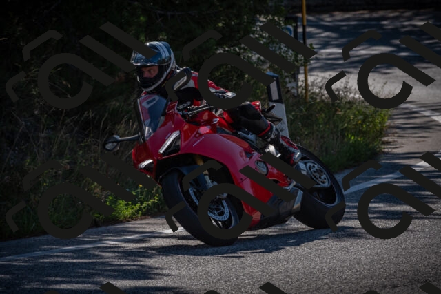 20250906094853-_5000841_am_