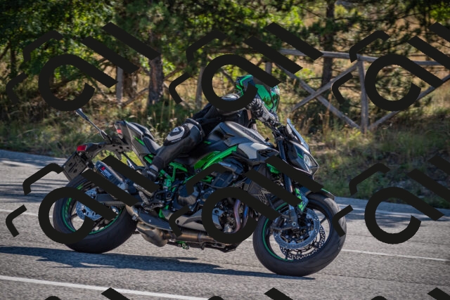 20250906095937-_5000881_am_