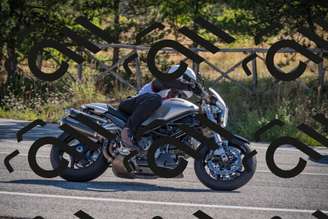 20250906095937-_5000882_am_