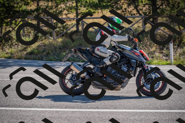 20250906101807-_5000985_am_