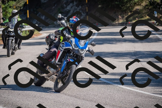 20250906102410-_5001018_am_