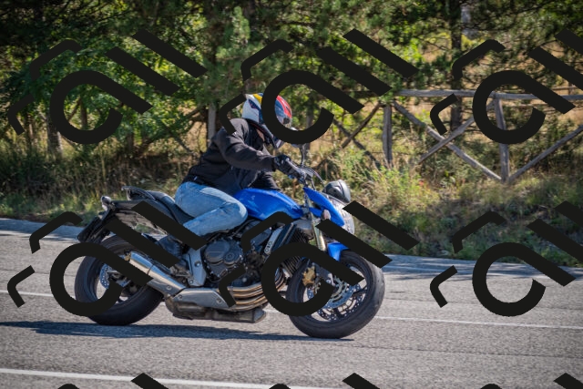 20250906102425-_5001027_am_