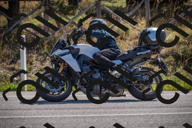 20250906102552-_5001036_am_