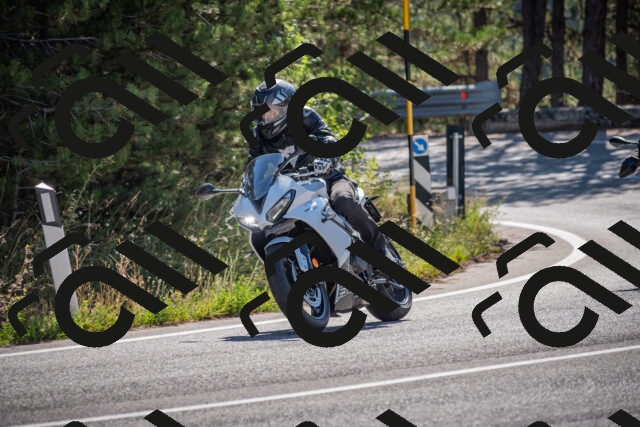 20250906102719-_5001048_am_