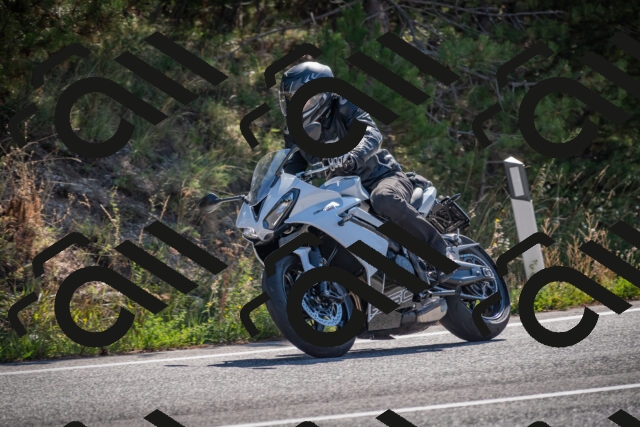 20250906102719-_5001049_am_