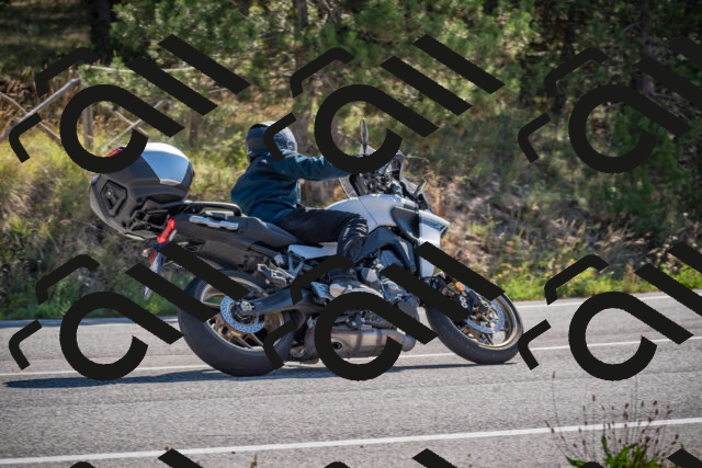 20250906103803-_5001089_am_