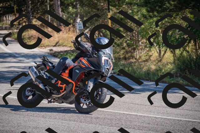 20250906103808-_5001091_am_