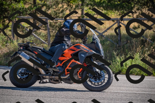 20250906103808-_5001092_am_