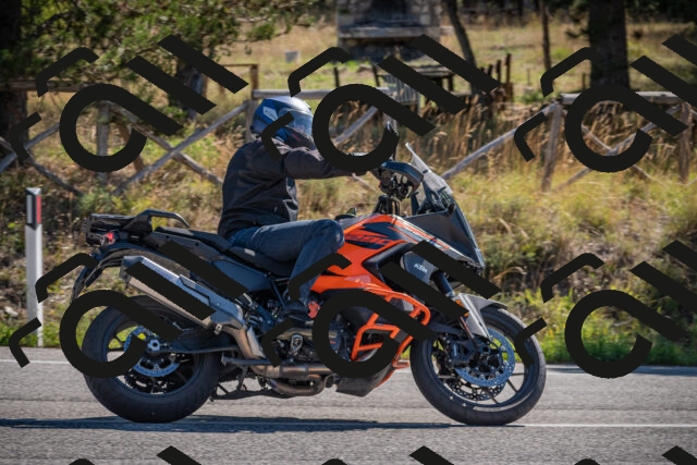 20250906103808-_5001093_am_